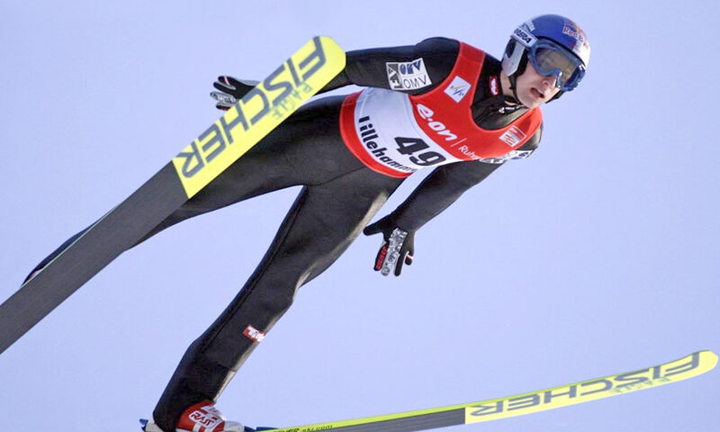 Slovenul Tepeș câștigă ultima etapă, austriacul Schlierenzauer, dublu campion